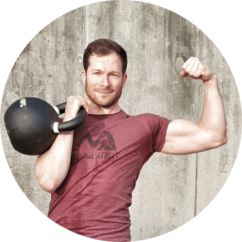 Rundes Bild Coach Gerald Freidorfer mit Kettlebell