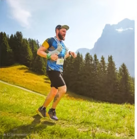 Benjamin beim Trailrunning in den Bergen